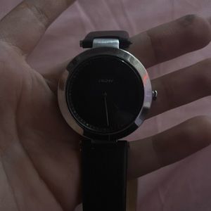 I am selling a watch it is the brand DKNY it is stainless steel and it’s black